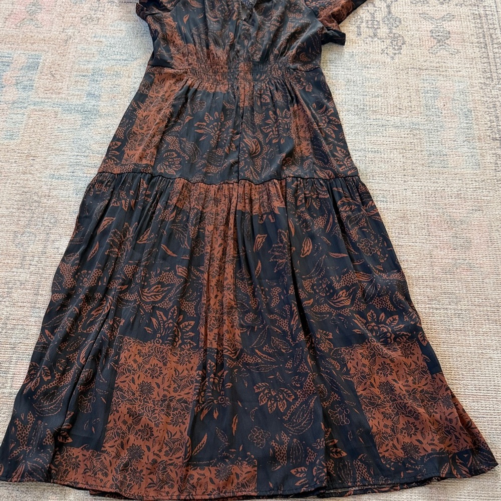 Avah Women's Black & Rust Floral Tiered Midi Dress size small - Picture 4 of 11